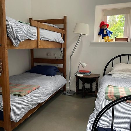 Villa Rhiwiau Self Catering à Carmarthen Extérieur photo