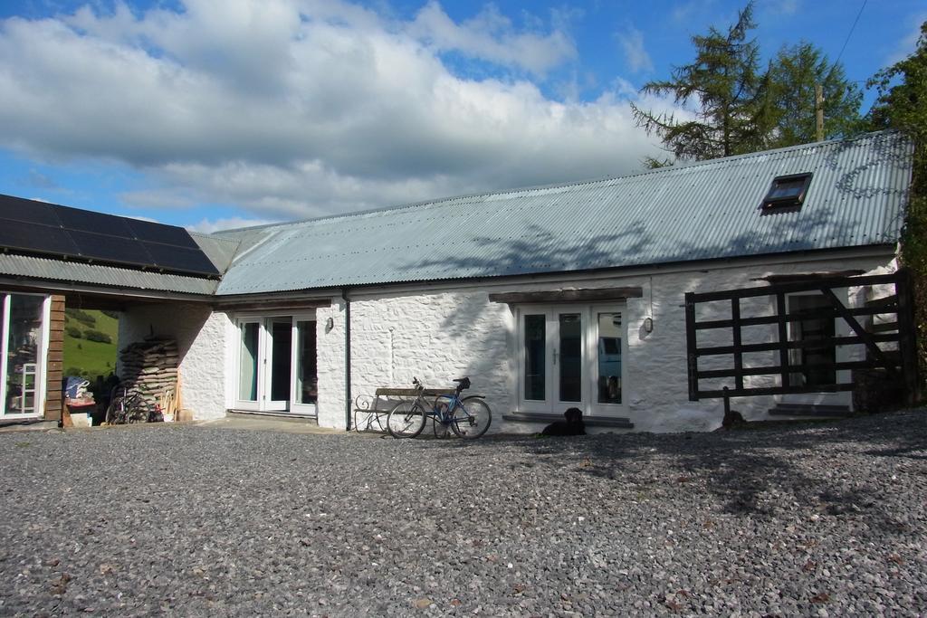 Villa Rhiwiau Self Catering à Carmarthen Extérieur photo